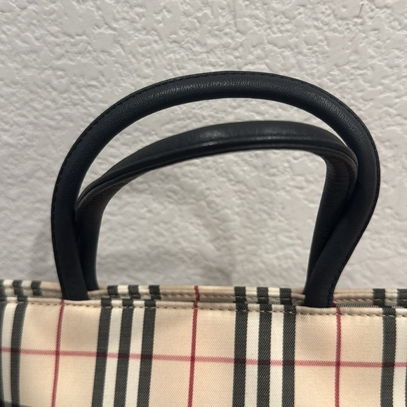 Burberry Beige Checkered Women's Bag - Picture 4 of 9